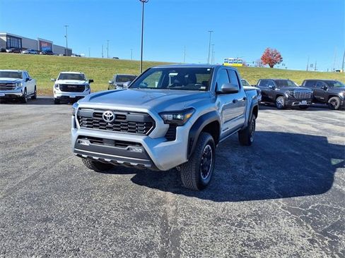 Used 2024 Toyota Tacoma TRD Sport image 30