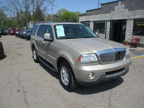 Used 2005 Lincoln Aviator AWD image 1