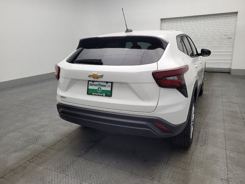 Used 2025 Chevrolet Trax LS FWD image 7