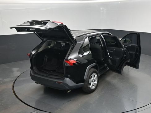 Used 2021 Toyota RAV4 XLE w/ Convenience Package image 29