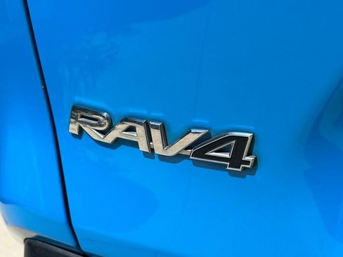 Used 2021 Toyota RAV4 XLE Premium FWD image 13