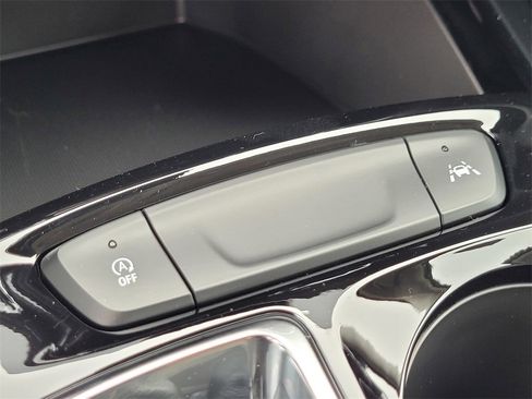 New 2026 Chevrolet Trax LT image 18