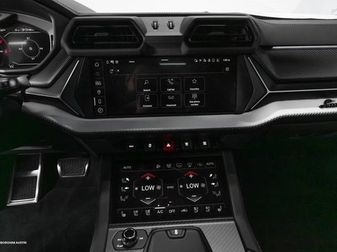 Used 2025 Lamborghini Urus SE image 30
