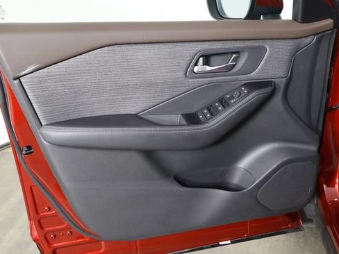 Used 2023 Nissan Rogue SV FWD image 19
