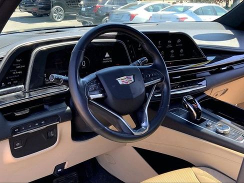 Used 2021 Cadillac Escalade Premium Luxury AWD/4WD image 14