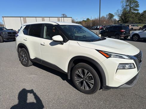 Used 2023 Nissan Rogue SV image 9