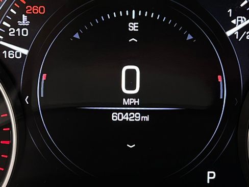 Used 2018 Cadillac XT5 Platinum w/ Driver Assist Package image 17