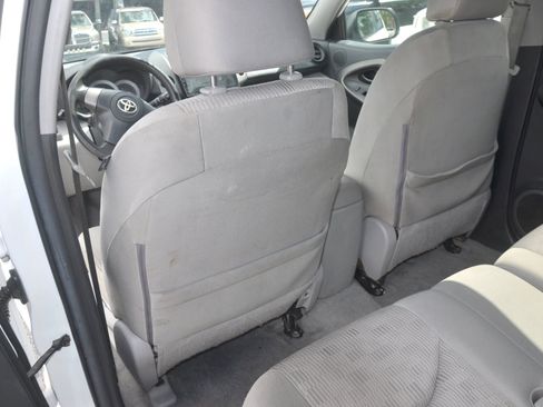 Used 2011 Toyota RAV4 4WD V6 w/ Tow Prep Pkg image 19