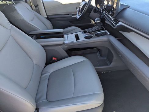 Used 2024 Toyota Sienna XLE image 13