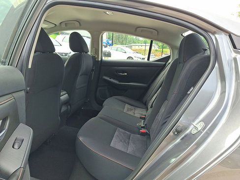 Used 2022 Nissan Sentra SR w/ Electronics Package FWD image 19
