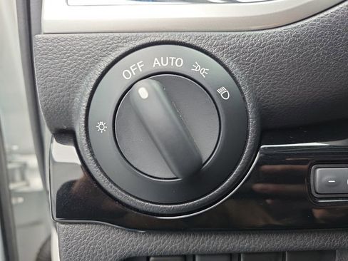 Used 2021 Nissan Titan SV w/ SV Convenience Package AWD/4WD image 20
