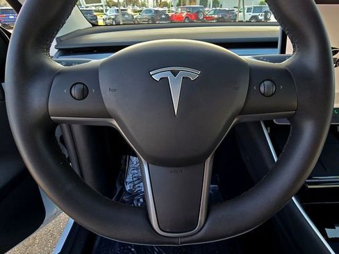 Used 2021 Tesla Model Y Long Range image 15