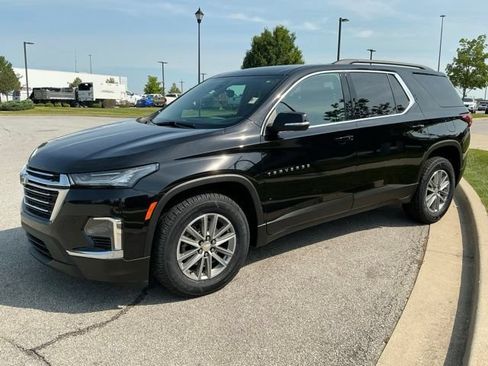 Used 2023 Chevrolet Traverse LT FWD image 3
