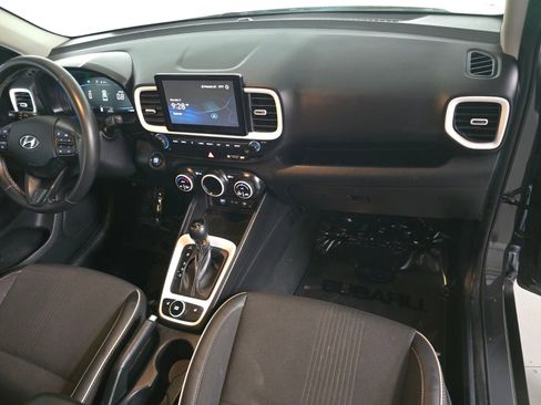 Used 2024 Hyundai Venue Limited image 22