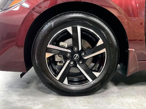 Certified 2025 Nissan Sentra SV image 8