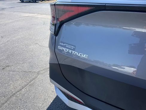 Used 2023 Kia Sportage EX AWD/4WD image 5