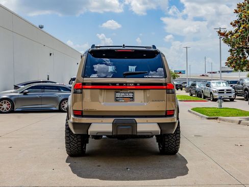 Used 2025 Lexus GX 550 AWD/4WD image 8