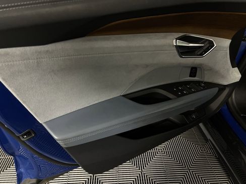 Used 2024 Audi e-tron GT Premium Plus image 29