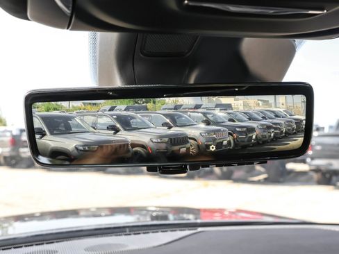 New 2025 Jeep Grand Cherokee Limited w/ Luxury Tech Group II image 29