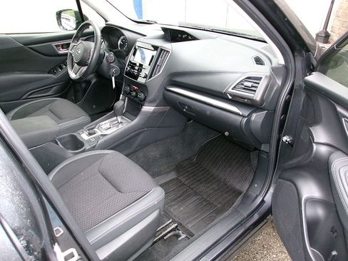 Used 2019 Subaru Forester Premium w/ All-Weather Package AWD/4WD image 10