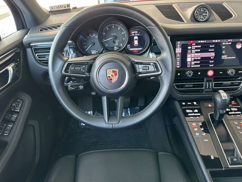 Certified 2024 Porsche Macan AWD/4WD image 14