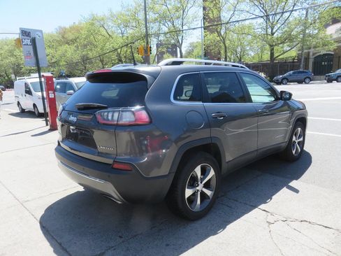 Used 2019 Jeep Cherokee Limited AWD/4WD image 4