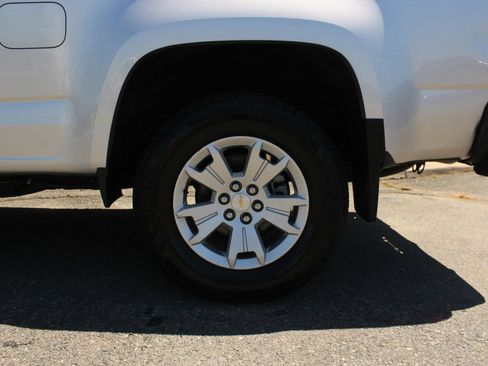Used 2015 Chevrolet Colorado LT w/ Luxury Package RWD image 4