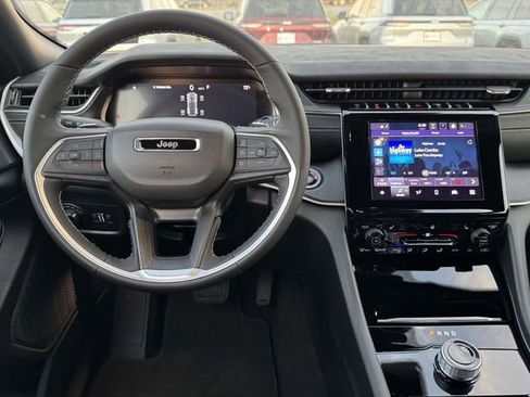 New 2025 Jeep Grand Cherokee Altitude AWD/4WD image 2