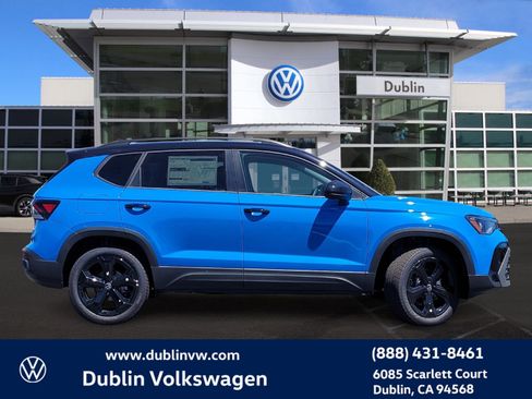 New 2025 Volkswagen Taos SE image 3