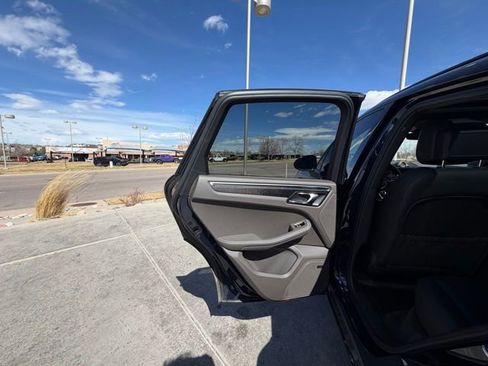 Used 2020 Porsche Macan S image 22