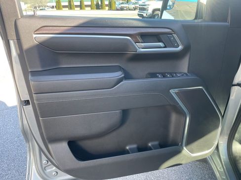 Used 2025 Chevrolet Silverado 1500 LT image 5