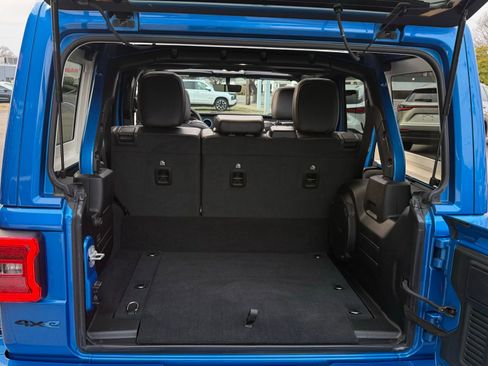 Used 2022 Jeep Wrangler Unlimited Sahara image 28