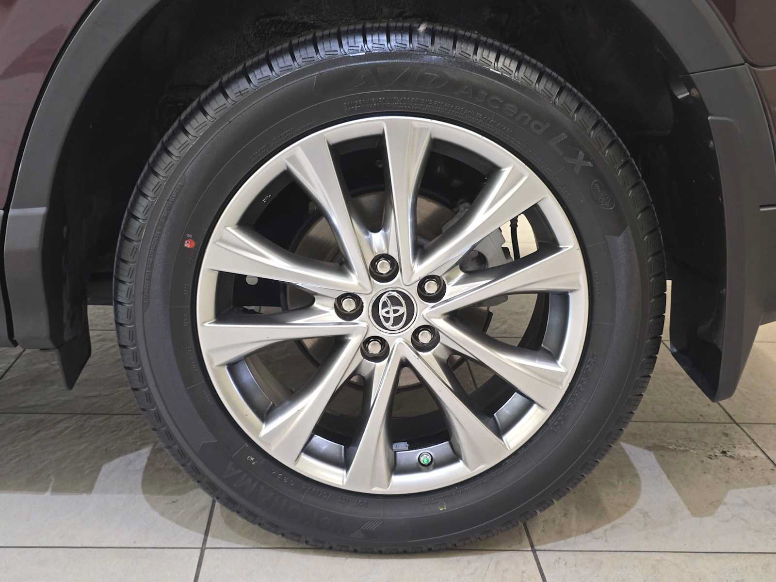 Used 2017 Toyota RAV4 Limited w/ Advanced Technology Package AWD/4WD image 8