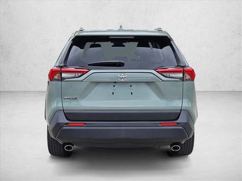 Used 2022 Toyota RAV4 XLE image 7