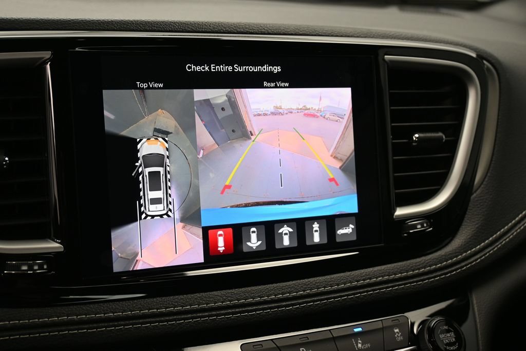 New 2027 Chrysler Pacifica Select w/ Family Tech Group FWD image 25