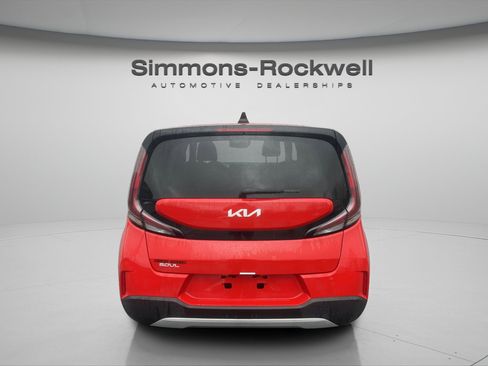 Used 2023 Kia Soul LX w/ Option Group 015 FWD image 4