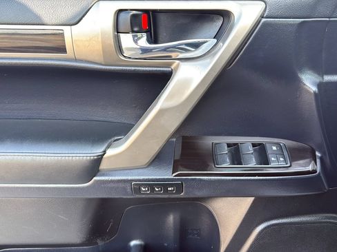 Used 2018 Lexus GX 460 w/ Navigation Package AWD/4WD image 9