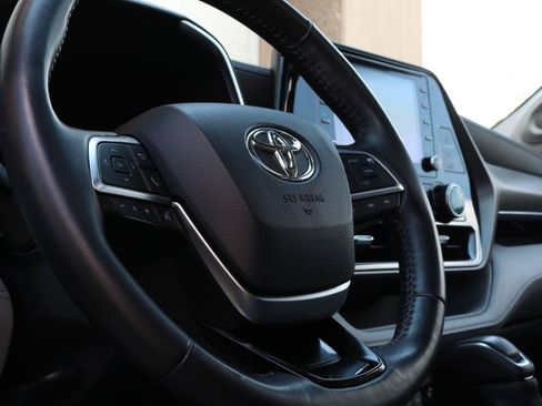 Used 2021 Toyota Highlander Limited AWD/4WD image 27