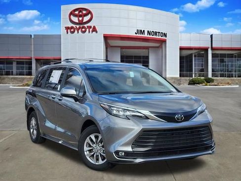 New 2026 Toyota Sienna XLE FWD image 1