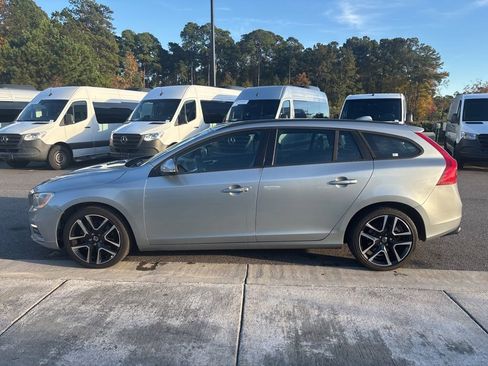 Used 2018 Volvo V60 T5 Dynamic w/ Vision Package AWD/4WD image 7