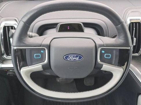 Certified 2025 Ford Expedition Platinum w/ Driver's Package AWD/4WD image 17