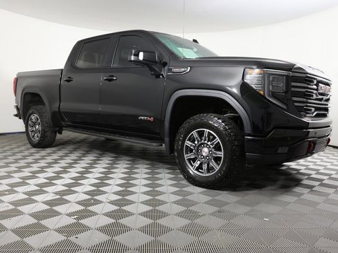 Used 2024 GMC Sierra 1500 AT4 w/ Technology Package image 3
