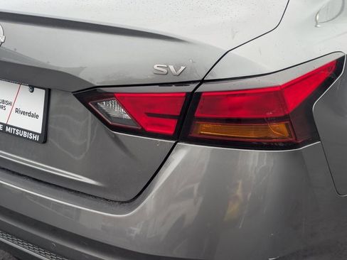 Used 2023 Nissan Altima 2.5 SV image 4