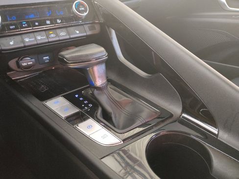 Used 2022 Hyundai Elantra SEL w/ Convenience Package FWD image 26
