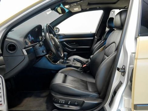 Used 2003 BMW M5 RWD image 5