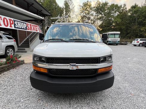 Used 2022 Chevrolet Express 2500 w/ Driver Convenience Package image 6