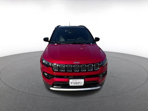 Used 2025 Jeep Compass Limited image 3