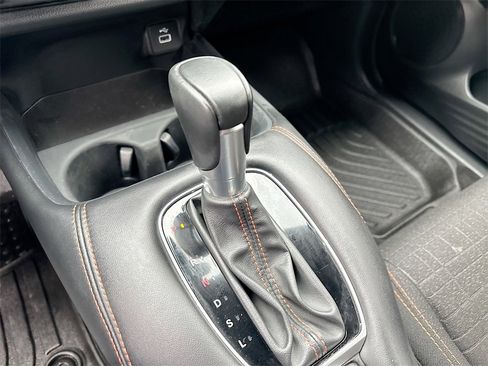 Used 2025 Honda HR-V Sport image 16