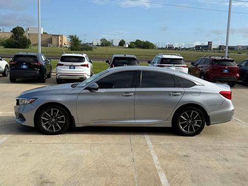 Used 2022 Honda Accord EX-L image 2