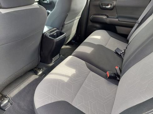 Certified 2022 Toyota Tacoma TRD Off-Road w/ Technology Package AWD/4WD image 34